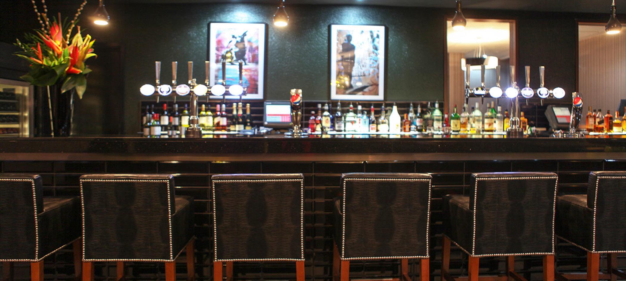 Leonardo Royal Hotel Бирмингам Екстериор снимка A bar in London