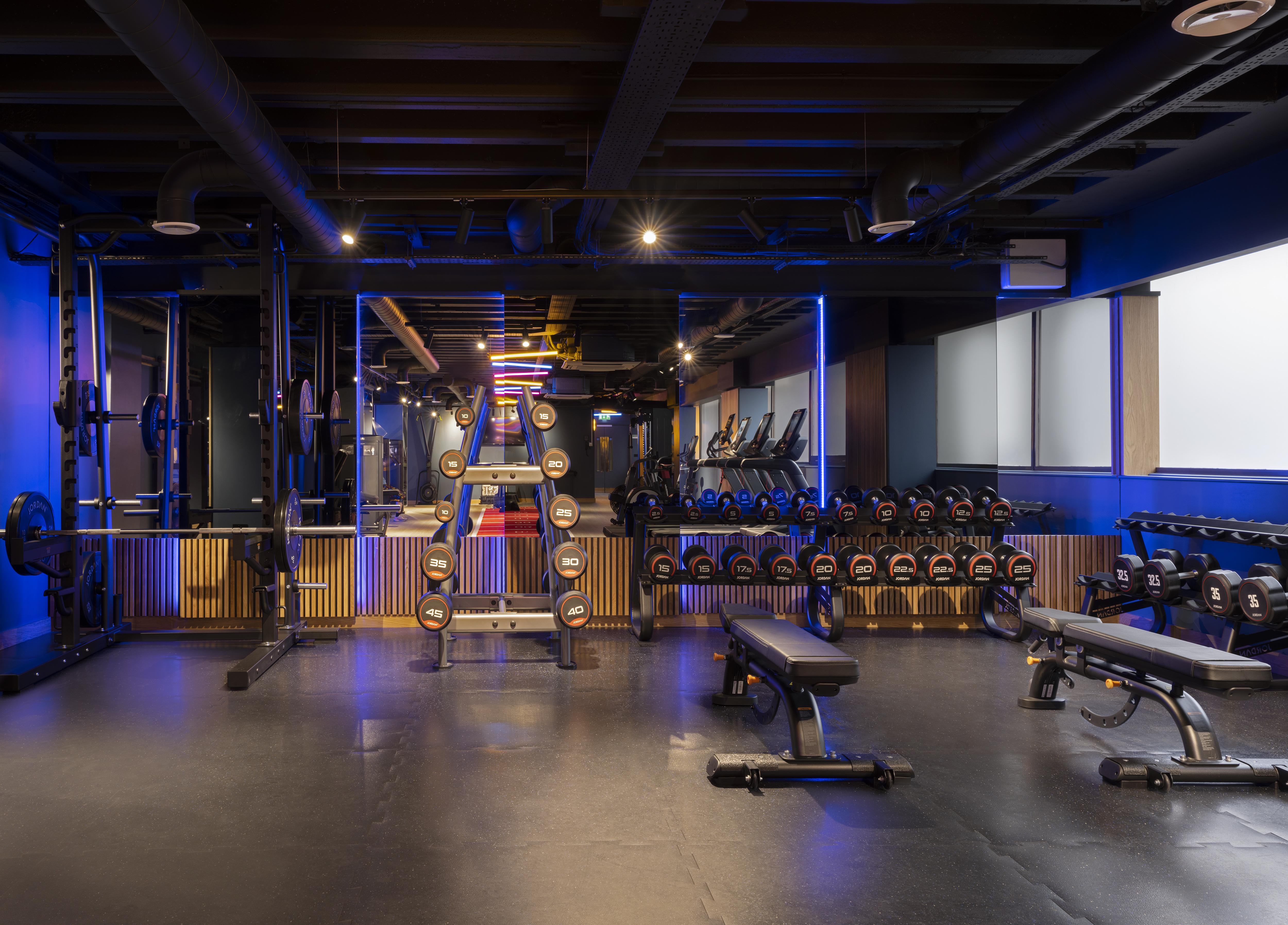 Leonardo Royal Hotel Бирмингам Екстериор снимка The gym at the hotel