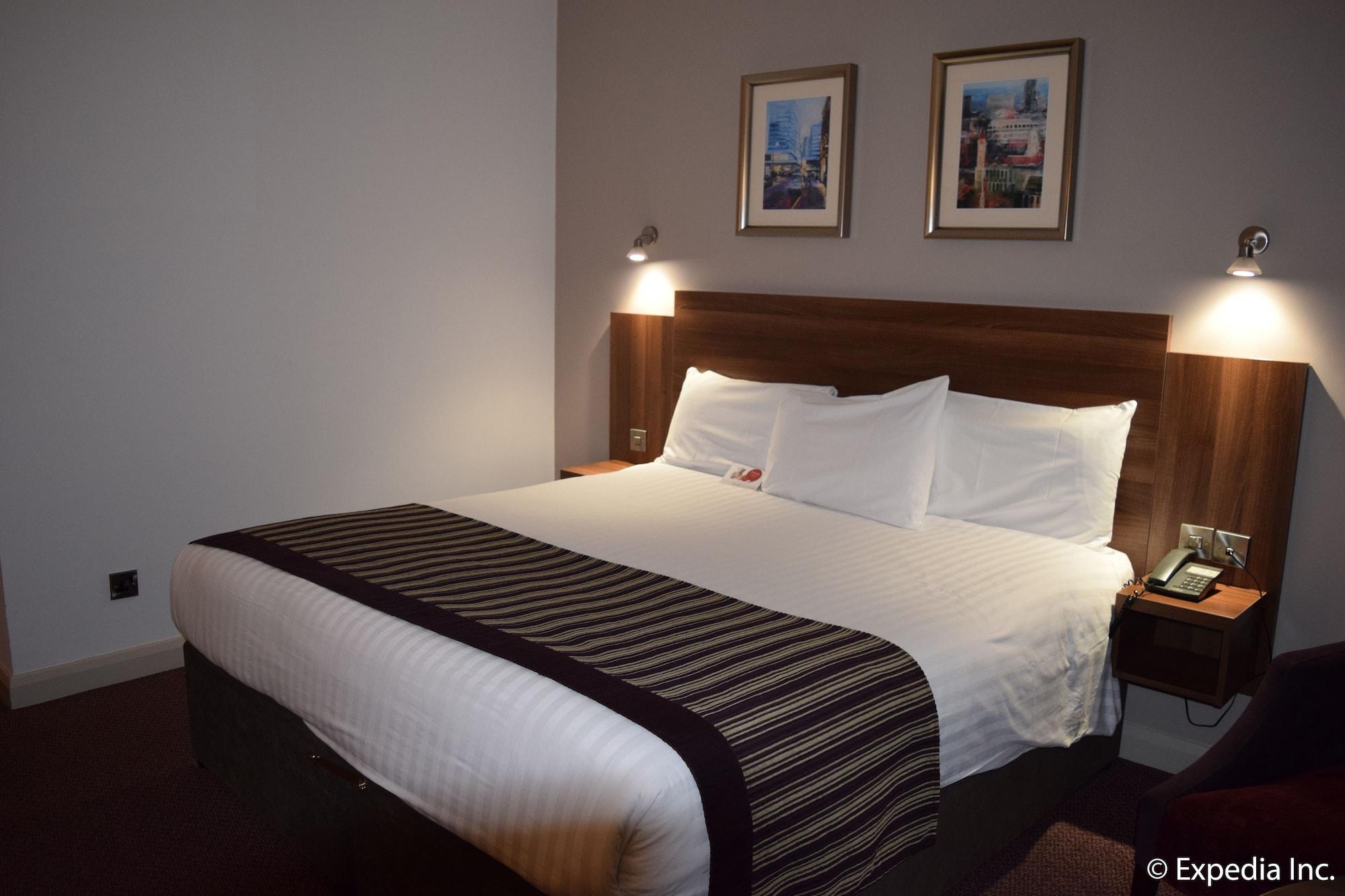 Leonardo Royal Hotel Бирмингам Екстериор снимка A room at the hotel
