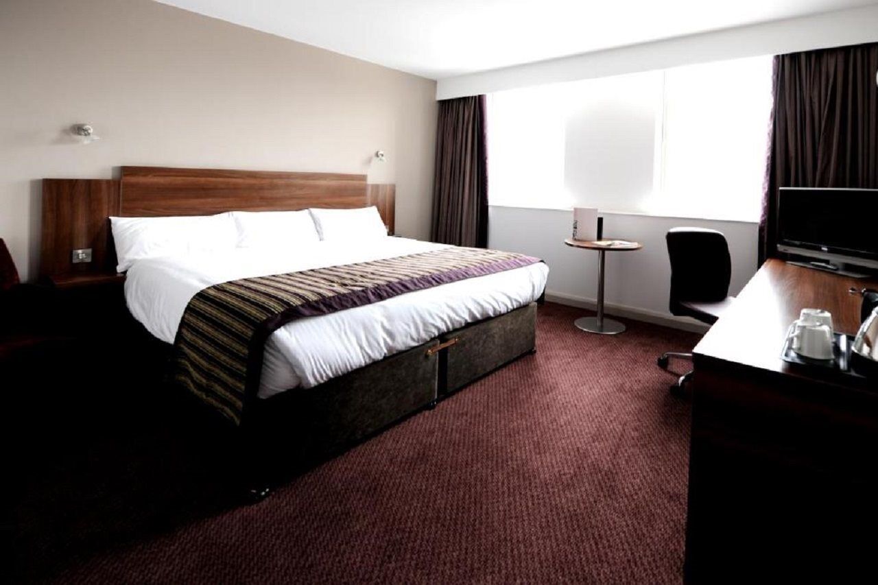 Leonardo Royal Hotel Бирмингам Екстериор снимка A room at a hotel
